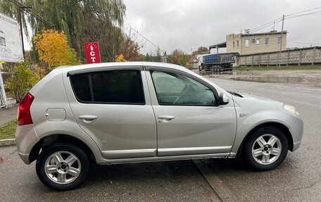 Renault Sandero I, 2012 год, 670 000 рублей, 2 фотография