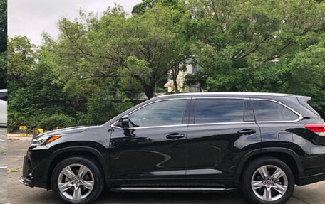 Toyota Highlander III, 2021 год, 3 780 000 рублей, 5 фотография