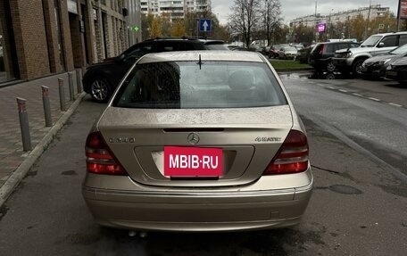 Mercedes-Benz C-Класс, 2005 год, 700 000 рублей, 3 фотография