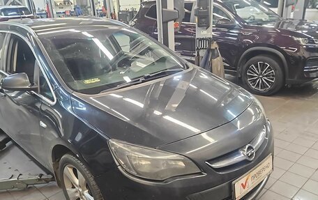 Opel Astra J, 2013 год, 890 000 рублей, 2 фотография