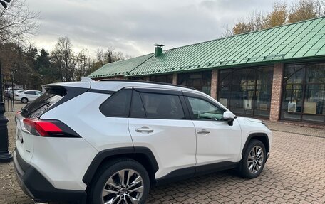 Toyota RAV4, 2020 год, 4 300 000 рублей, 2 фотография