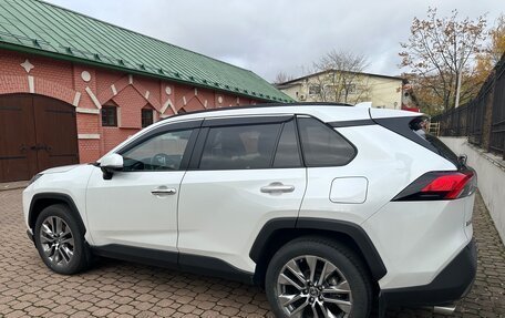 Toyota RAV4, 2020 год, 4 300 000 рублей, 7 фотография