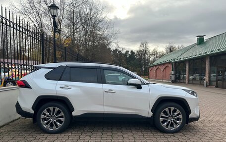 Toyota RAV4, 2020 год, 4 300 000 рублей, 3 фотография