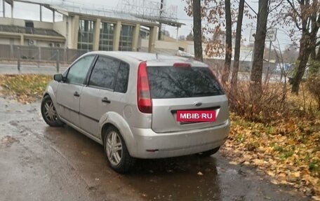 Ford Fiesta, 2003 год, 190 000 рублей, 4 фотография