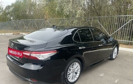 Toyota Camry, 2019 год, 2 800 000 рублей, 6 фотография