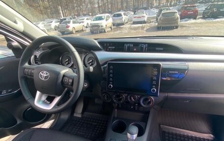 Toyota Hilux VIII, 2020 год, 6 300 000 рублей, 4 фотография