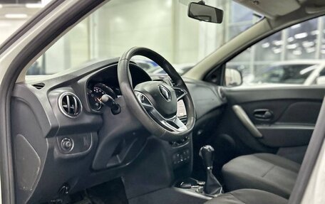 Renault Logan II, 2018 год, 796 546 рублей, 10 фотография