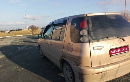 Toyota Raum I, 1999 год, 350 000 рублей, 2 фотография