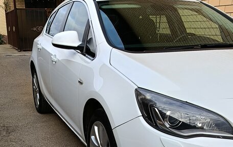 Opel Astra J, 2010 год, 855 000 рублей, 4 фотография