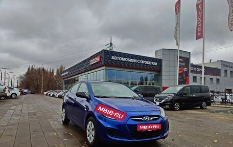 Hyundai Solaris II рестайлинг, 2011 год, 794 000 рублей, 1 фотография