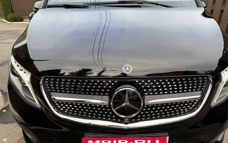 Mercedes-Benz V-Класс, 2016 год, 4 200 000 рублей, 6 фотография