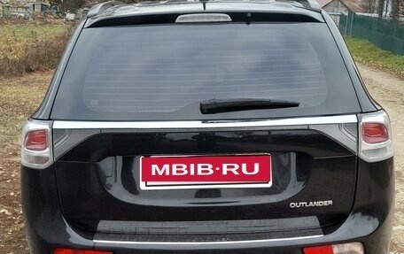 Mitsubishi Outlander III рестайлинг 3, 2013 год, 1 520 000 рублей, 5 фотография