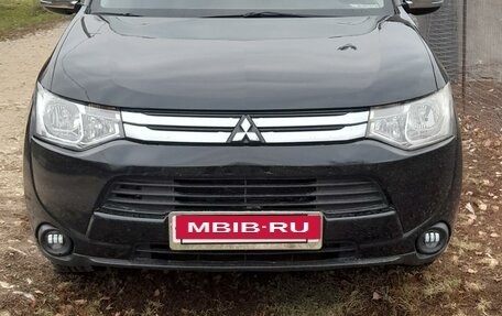 Mitsubishi Outlander III рестайлинг 3, 2013 год, 1 520 000 рублей, 7 фотография