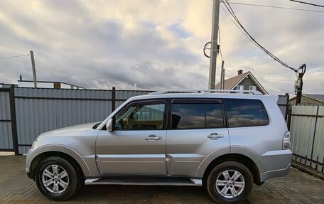 Mitsubishi Pajero IV, 2010 год, 1 830 000 рублей, 2 фотография