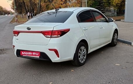 KIA Rio IV, 2018 год, 897 473 рублей, 4 фотография