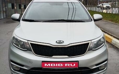 KIA Rio III рестайлинг, 2015 год, 980 000 рублей, 3 фотография