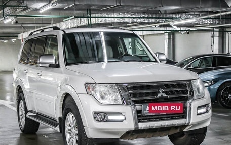 Mitsubishi Pajero IV, 2017 год, 3 290 000 рублей, 3 фотография