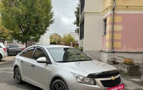 Chevrolet Cruze II, 2011 год, 740 000 рублей, 3 фотография