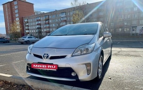 Toyota Prius, 2013 год, 1 350 000 рублей, 2 фотография