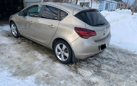 Opel Astra J, 2011 год, 870 000 рублей, 3 фотография