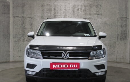 Volkswagen Tiguan II, 2017 год, 2 147 000 рублей, 2 фотография