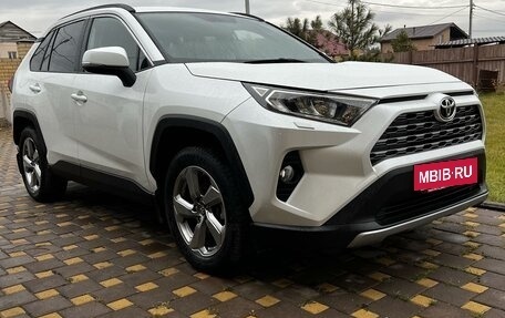 Toyota RAV4, 2019 год, 2 970 000 рублей, 4 фотография