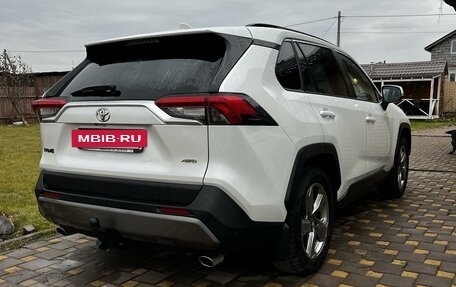 Toyota RAV4, 2019 год, 2 970 000 рублей, 3 фотография