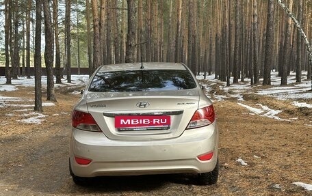 Hyundai Solaris II рестайлинг, 2011 год, 875 000 рублей, 4 фотография