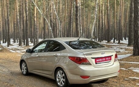 Hyundai Solaris II рестайлинг, 2011 год, 875 000 рублей, 3 фотография