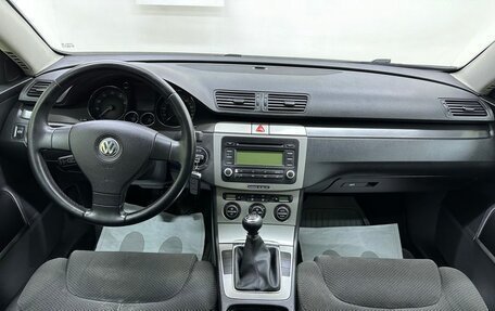 Volkswagen Passat B6, 2005 год, 650 000 рублей, 8 фотография