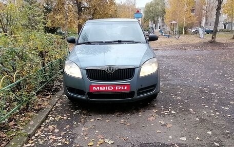 Skoda Fabia II, 2009 год, 400 000 рублей, 1 фотография