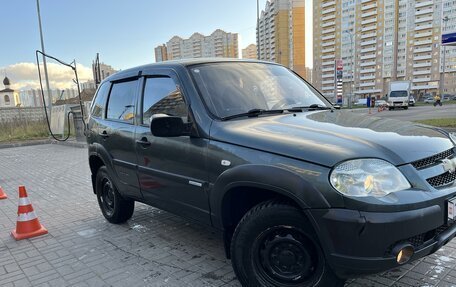 Chevrolet Niva I рестайлинг, 2011 год, 600 000 рублей, 2 фотография