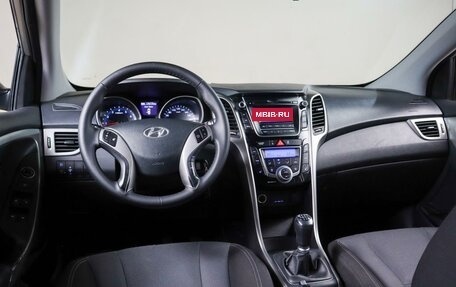 Hyundai i30 II рестайлинг, 2013 год, 899 000 рублей, 6 фотография