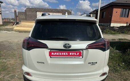 Toyota RAV4, 2017 год, 2 850 000 рублей, 14 фотография