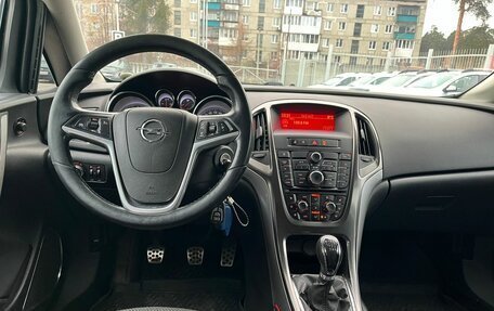 Opel Astra J, 2011 год, 720 000 рублей, 10 фотография