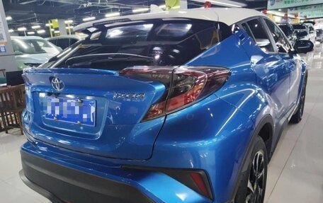 Toyota C-HR I рестайлинг, 2020 год, 1 870 000 рублей, 5 фотография