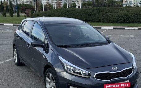 KIA cee'd III, 2016 год, 1 370 000 рублей, 2 фотография