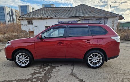 Mitsubishi Outlander III рестайлинг 3, 2013 год, 1 790 000 рублей, 5 фотография