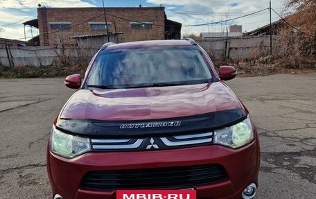 Mitsubishi Outlander III рестайлинг 3, 2013 год, 1 790 000 рублей, 2 фотография