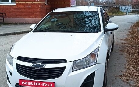 Chevrolet Cruze II, 2013 год, 700 000 рублей, 2 фотография