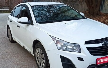 Chevrolet Cruze II, 2013 год, 700 000 рублей, 3 фотография