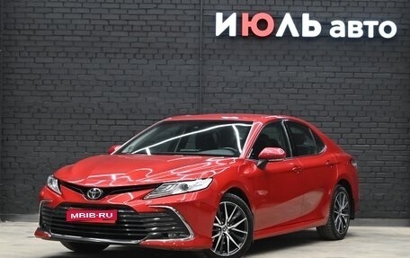 Toyota Camry, 2021 год, 3 290 000 рублей, 1 фотография