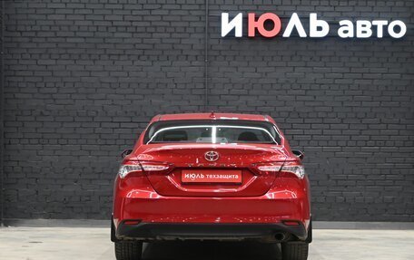 Toyota Camry, 2021 год, 3 290 000 рублей, 5 фотография