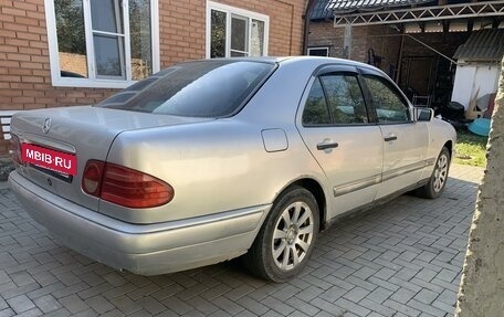 Mercedes-Benz E-Класс, 1997 год, 325 000 рублей, 6 фотография