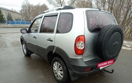 Chevrolet Niva I рестайлинг, 2011 год, 500 000 рублей, 3 фотография