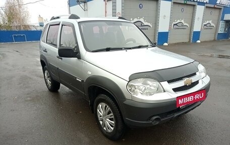 Chevrolet Niva I рестайлинг, 2011 год, 500 000 рублей, 7 фотография