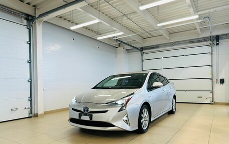 Toyota Prius IV XW50, 2017 год, 1 829 000 рублей, 2 фотография