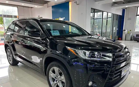 Toyota Highlander III, 2019 год, 3 400 000 рублей, 5 фотография