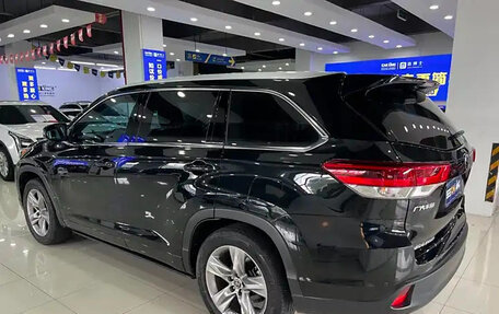 Toyota Highlander III, 2019 год, 3 400 000 рублей, 6 фотография