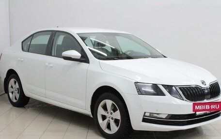 Skoda Octavia, 2018 год, 2 000 000 рублей, 3 фотография